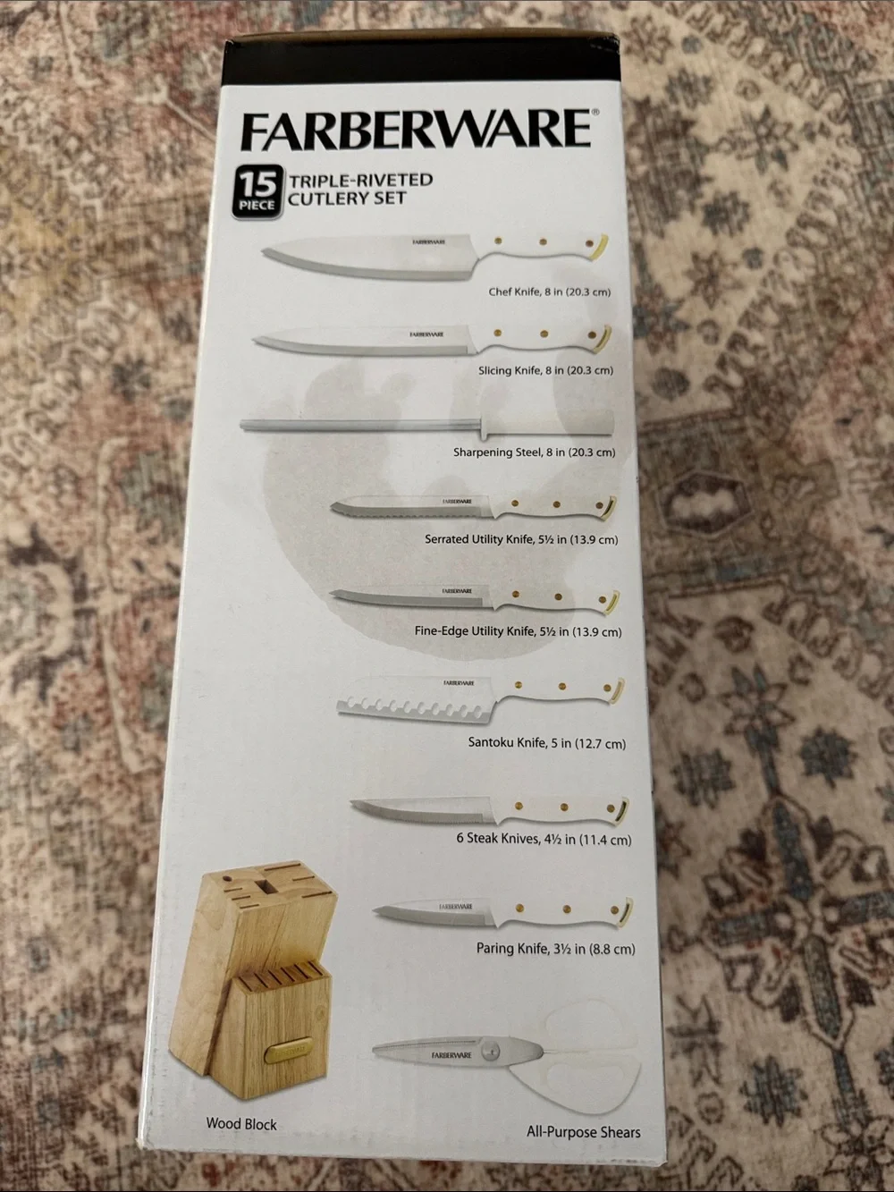 NWT Farberware 15 Piece Triple-Riveted Cutlery Set